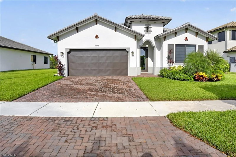 4978 Jovanne ST photo 1