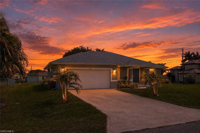 2115 Bahama AVE photo 2