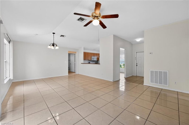 446 Windermere DR photo 5