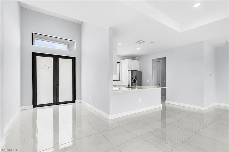 2602 Diplomat PKWY W photo 5