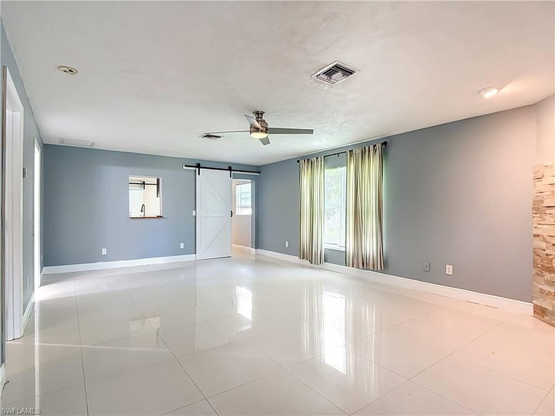 19330 Meredith RD photo 4