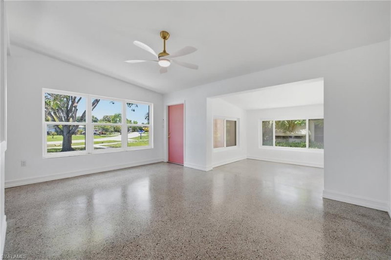 4213 Ellen AVE photo 3