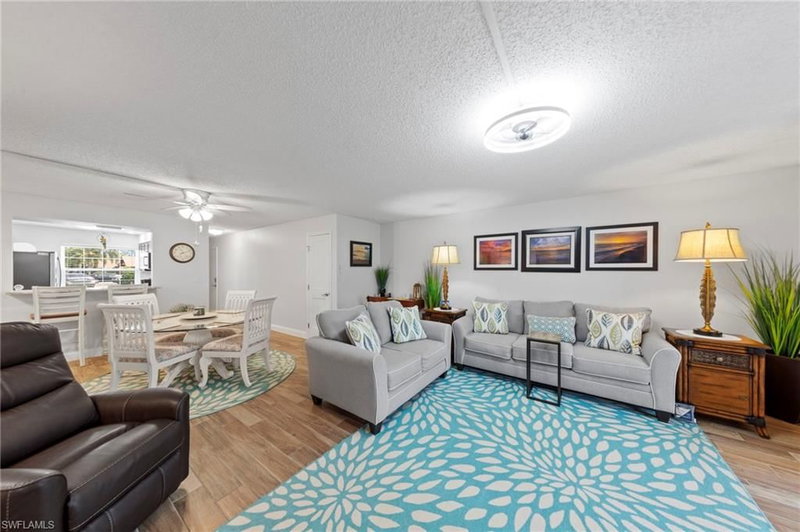 7104 Nantucket CIR photo 4