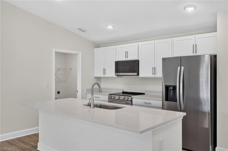 2715 23rd AVE photo 4