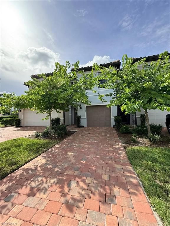 1425 Weeping Willow CT photo 1