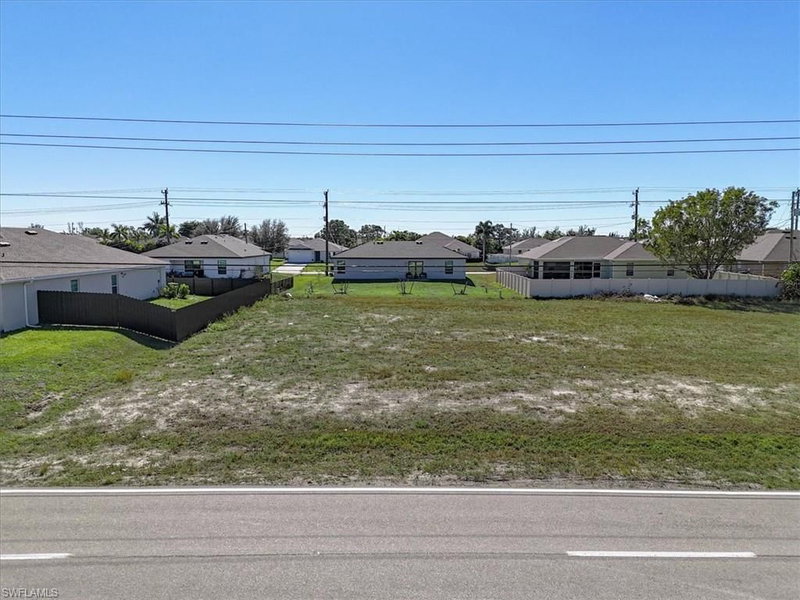 2002 Kismet PKWY W photo 2