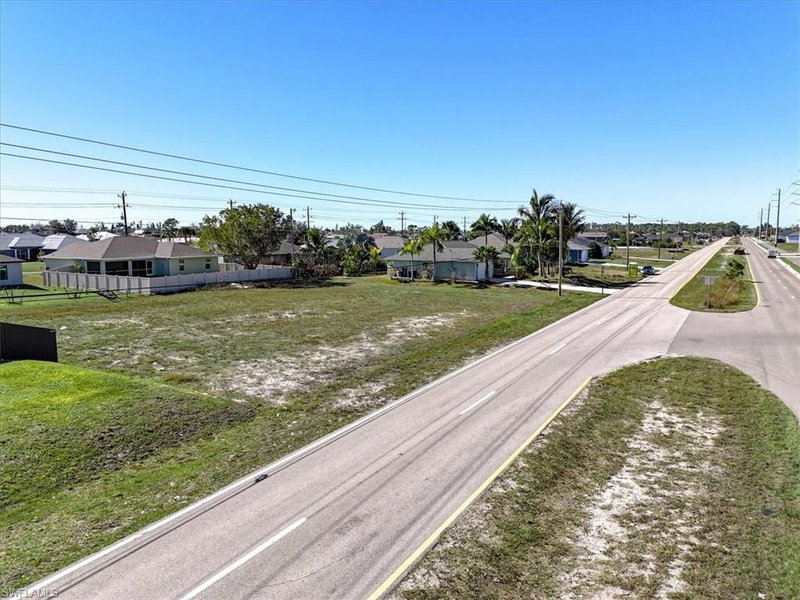 2002 Kismet PKWY W photo 4