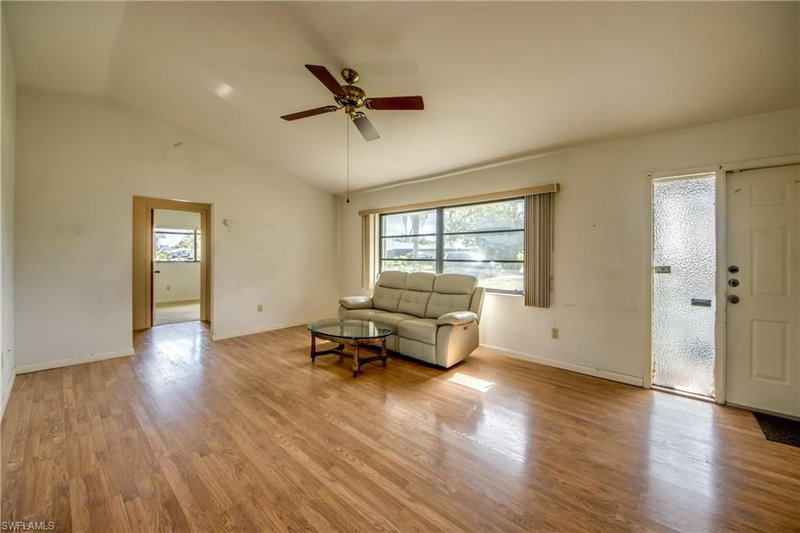 3810 7th AVE photo 4