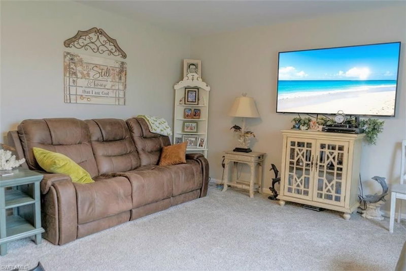 4016 Sunflower CIR photo 4