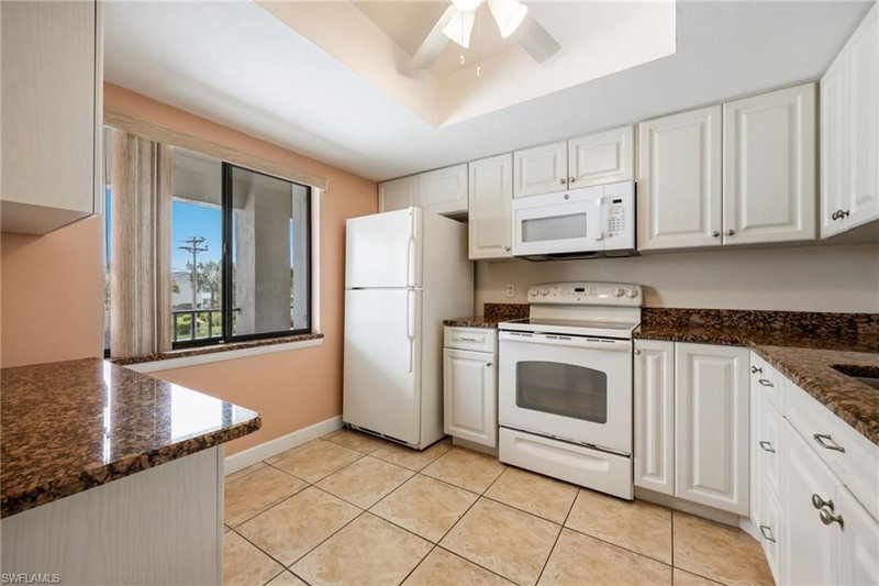 3813 11th PL photo 5
