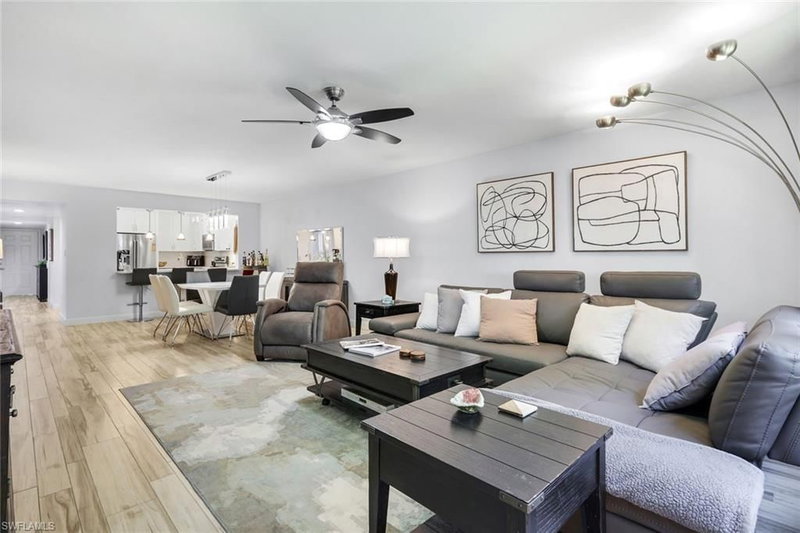 9901 Sunset Cove LN photo 3