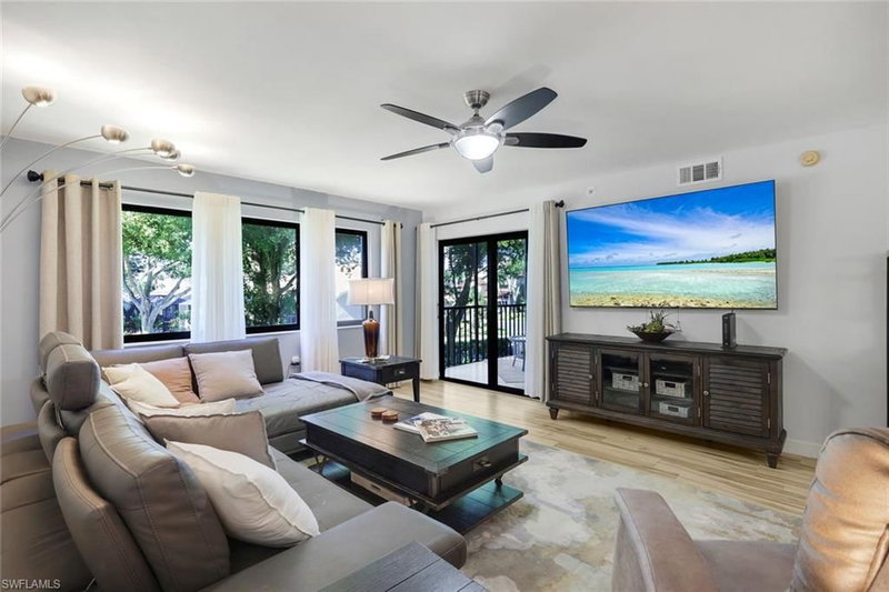 9901 Sunset Cove LN photo 5