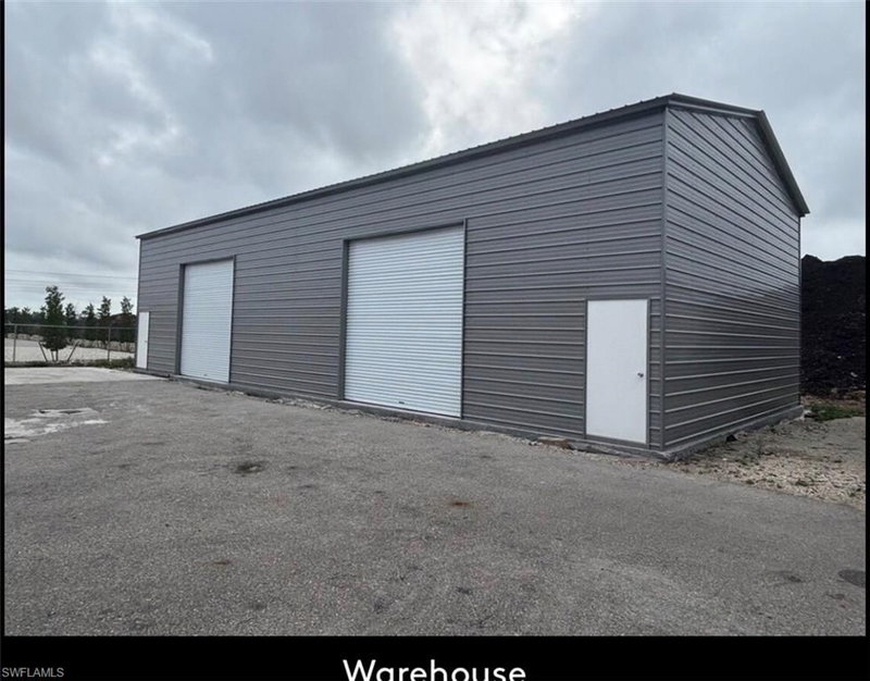 7200 Bucks LN photo 1