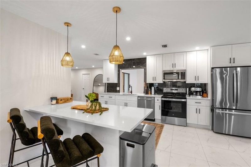 14725 Kimberly LN photo 3