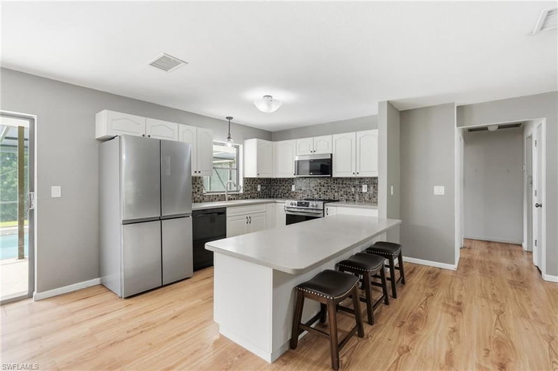 28265 Morningside DR photo 2