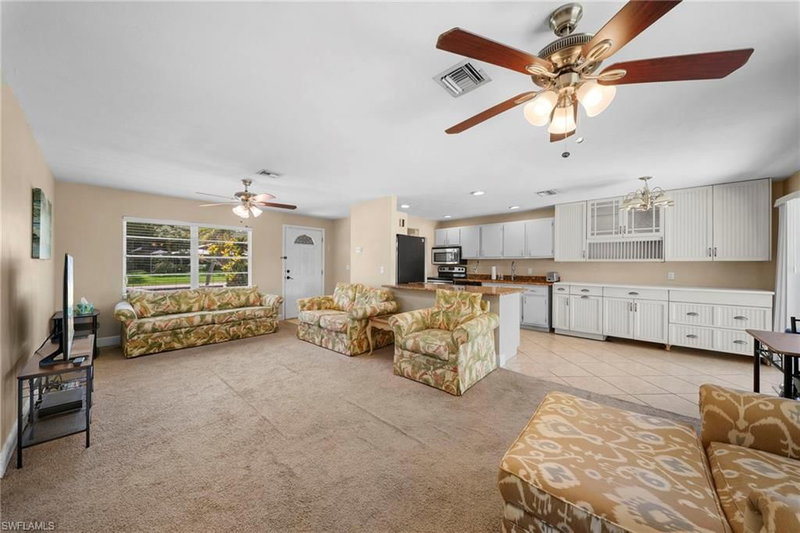 1583 Sunkist WAY photo 2