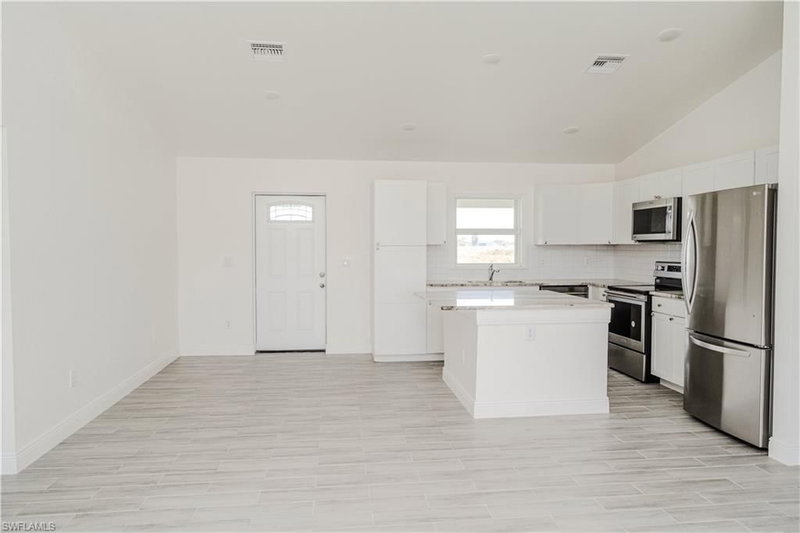 7031 Waldo CIR photo 5