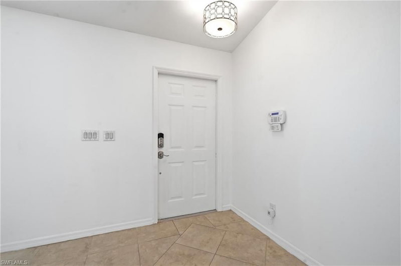 1718 3rd AVE photo 4