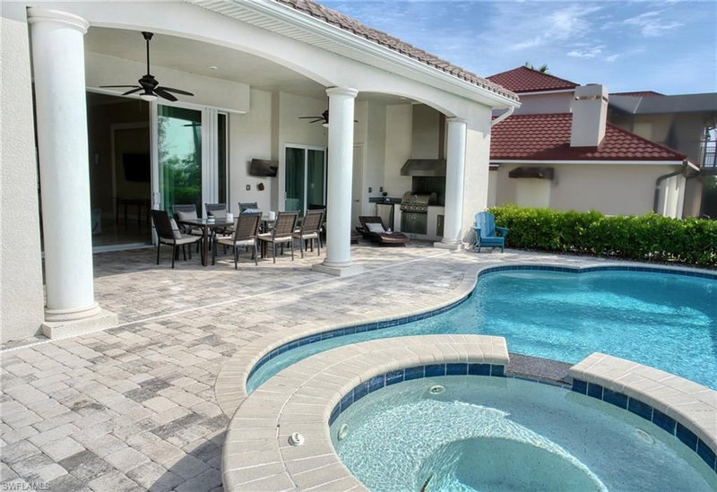 2368 Coral Point DR photo 2