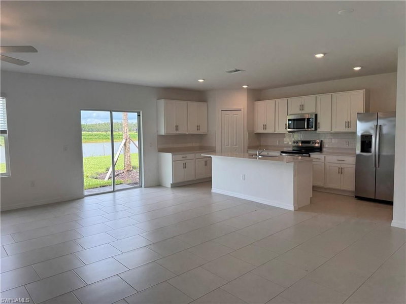 16042 Palos Verdes ST photo 2