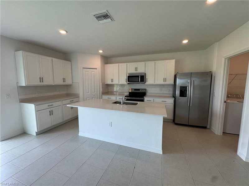 16042 Palos Verdes ST photo 5