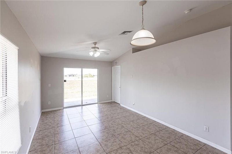 2130 8th PL photo 4