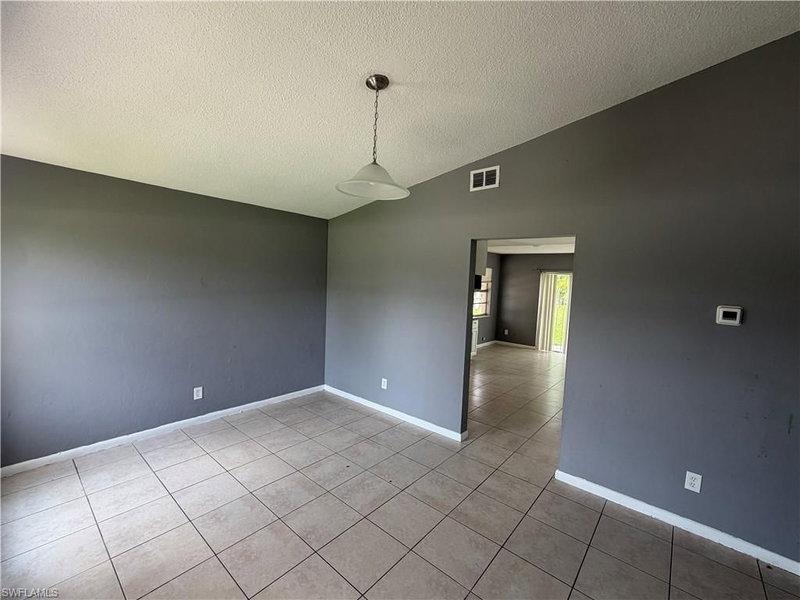 1123 Joel BLVD photo 3