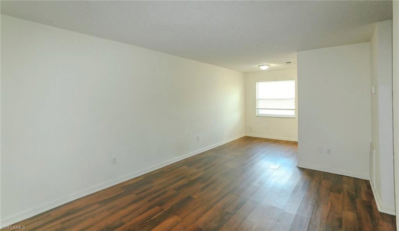 4331 Glenwood photo 3