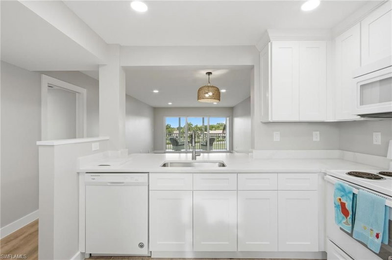 6220 Augusta DR photo 3