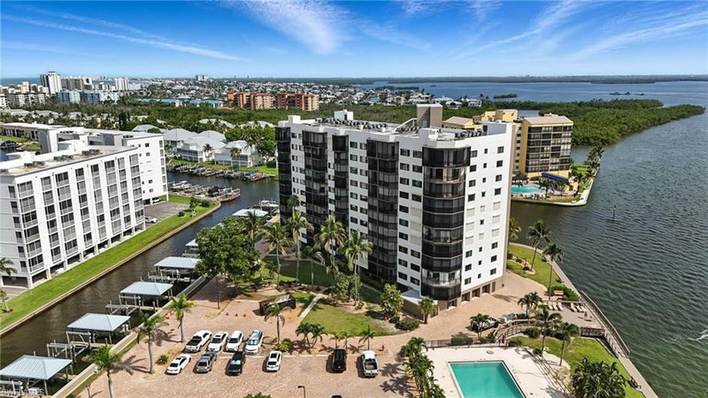4265 Bay Beach LN photo 2