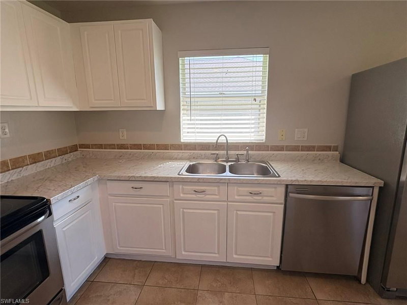 1732 21st LN photo 2