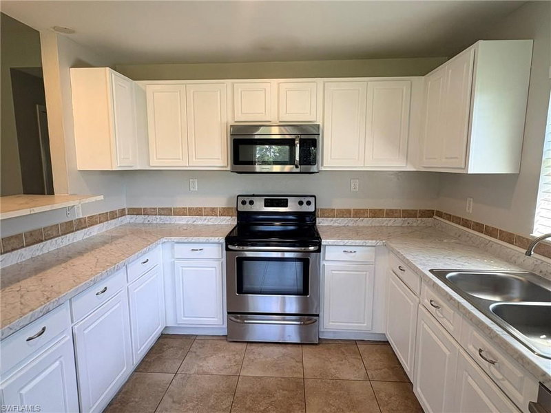 1732 21st LN photo 3