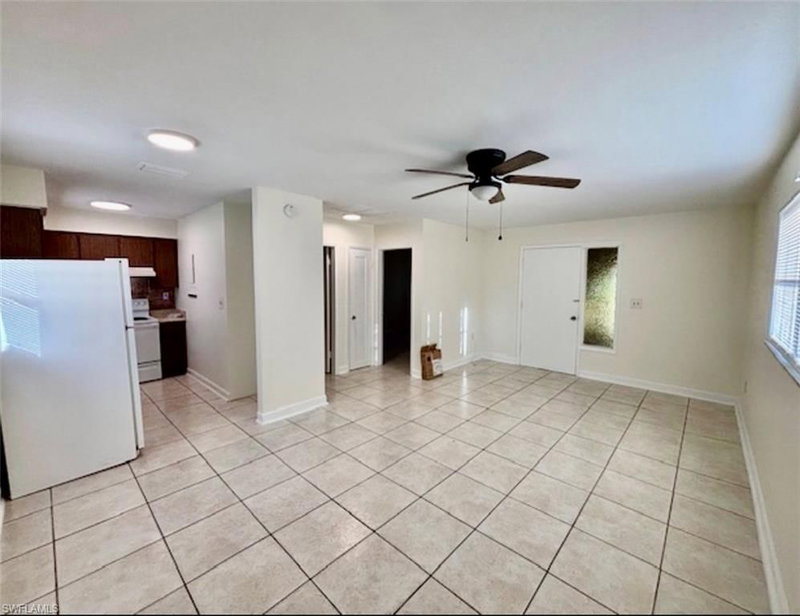 704 46th LN photo 2