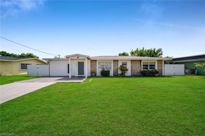 1032 Pine Island LN photo 1