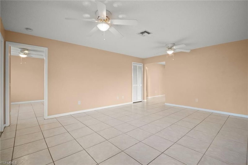 4406 santa barbara BLVD photo 5