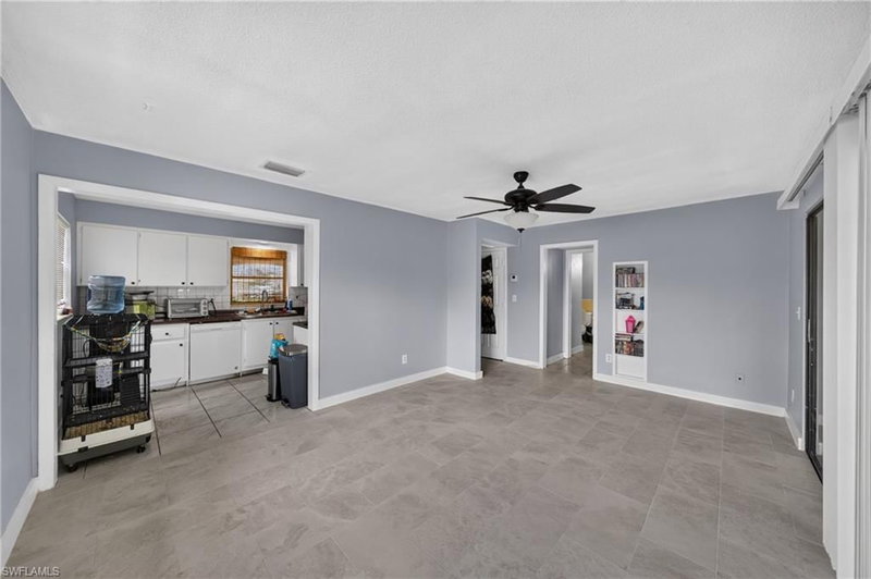 2544 1st ST photo 4