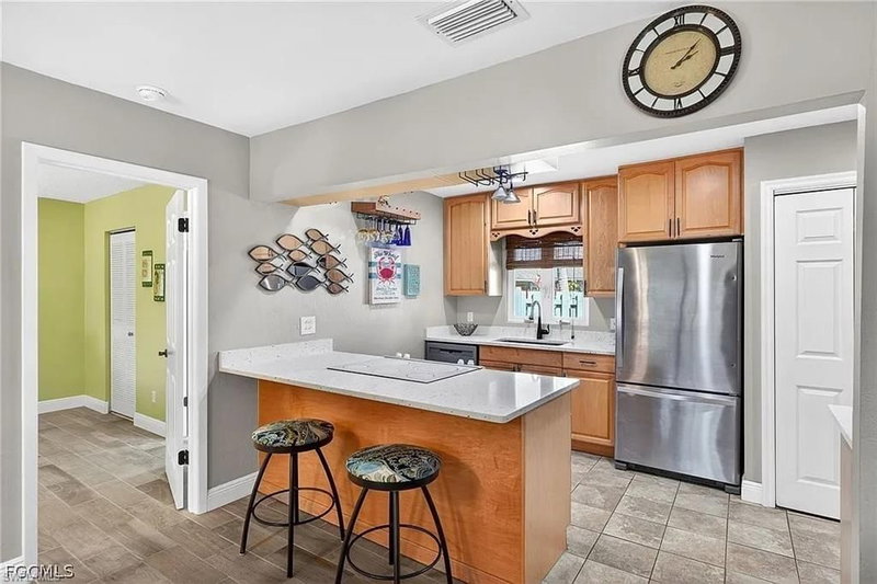 4257 Island CIR photo 3