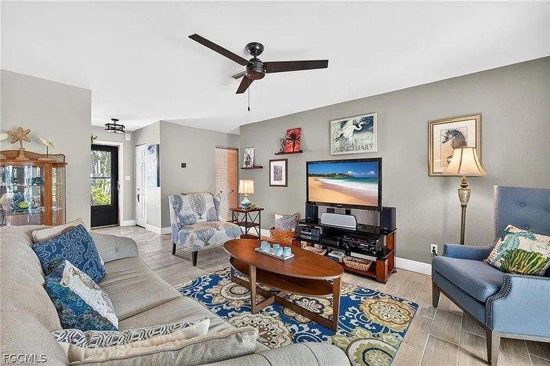 4257 Island CIR photo 4