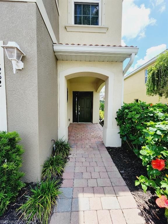 3882 Tilbor CIR photo 2