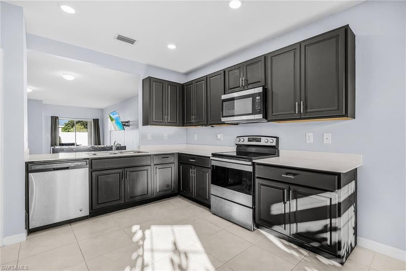 2624 8th CT photo 2