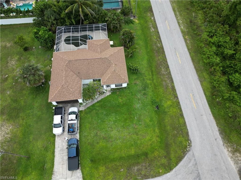 800 44th LN photo 2