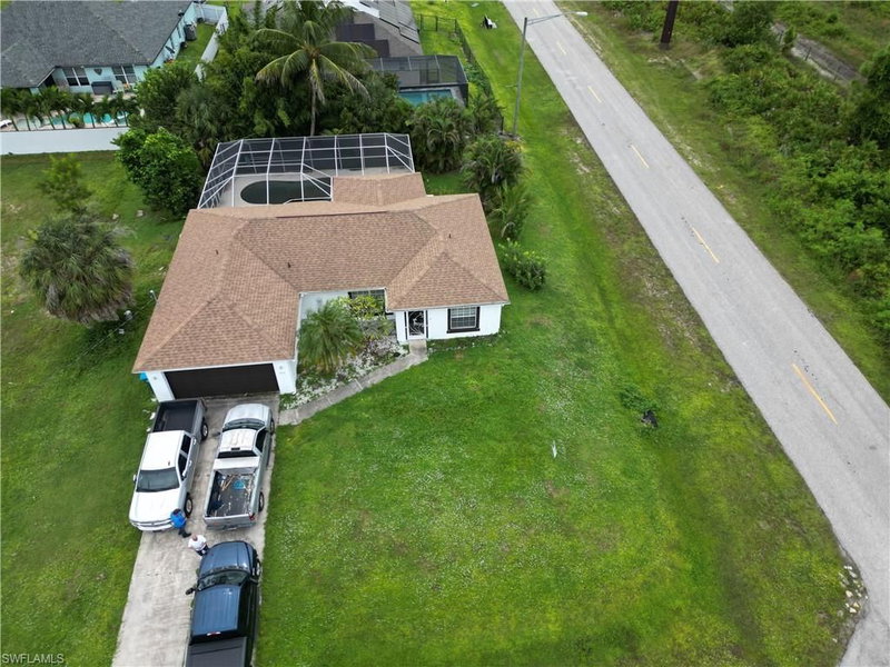 800 44th LN photo 3