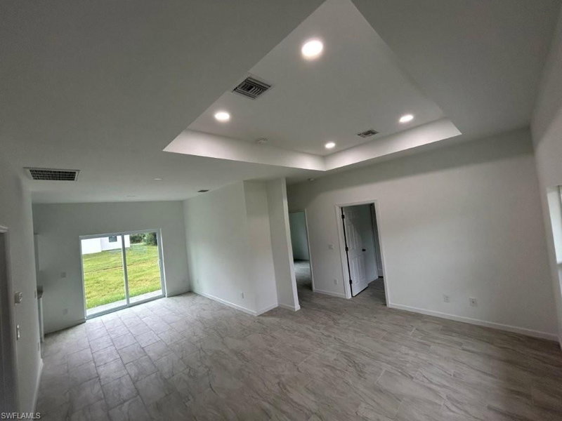 1212 Sunrise BLVD photo 3
