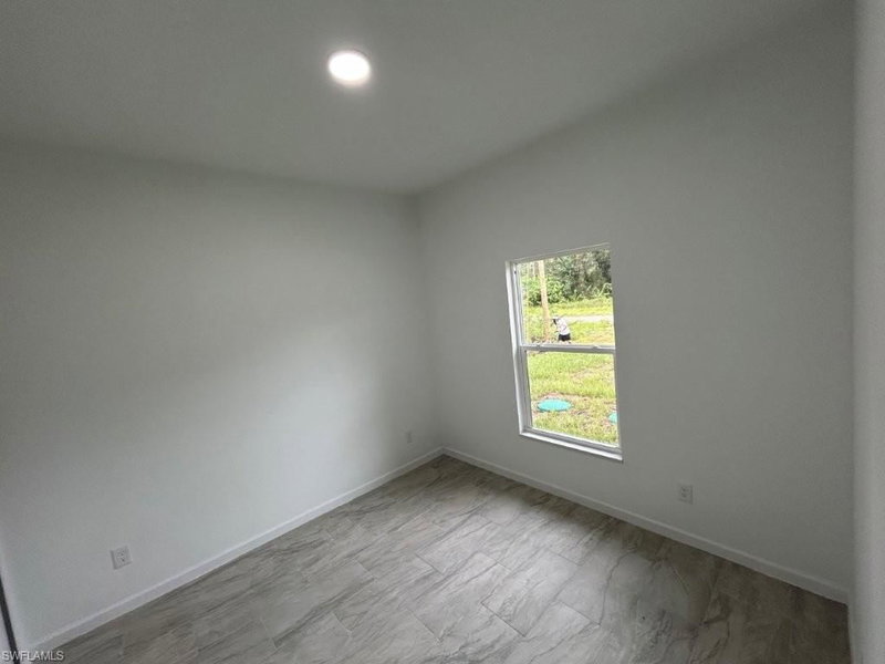1212 Sunrise BLVD photo 5