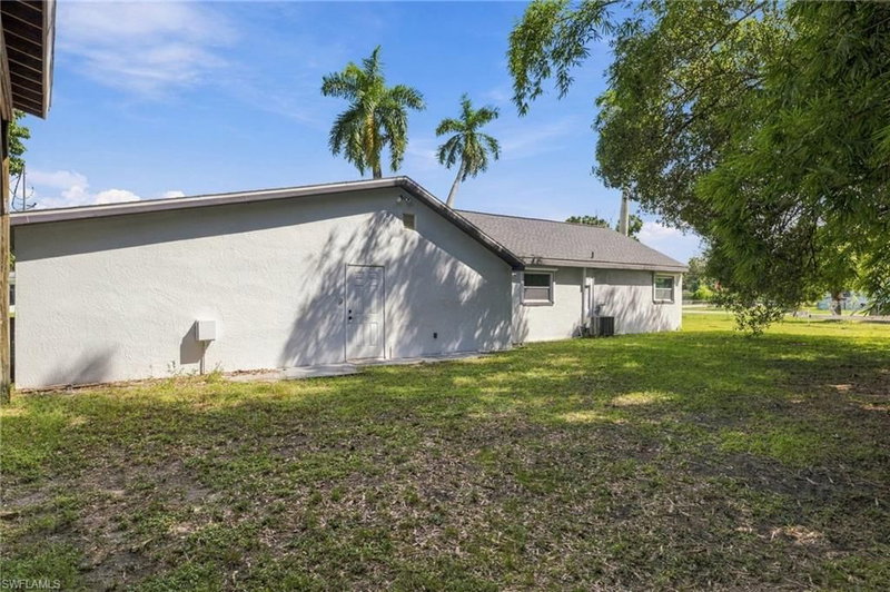 380 New York DR photo 5