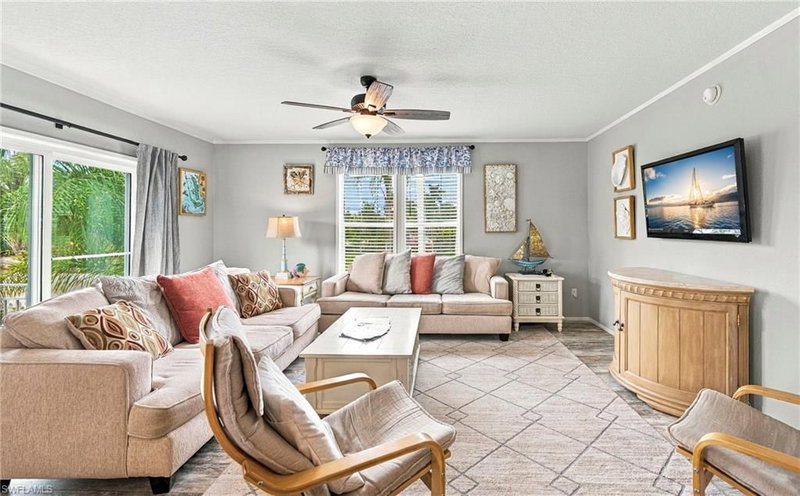 5520 Rainbow DR photo 2