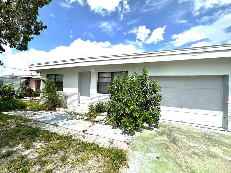2117 Mitchell CT photo 2