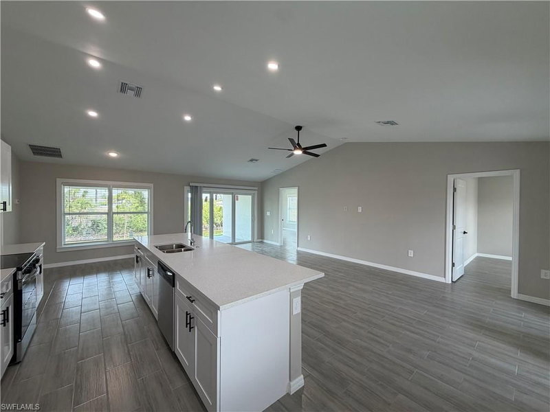 1410 Juanita PL photo 2