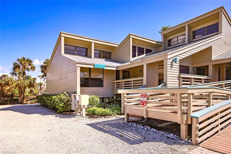 2323 Wooster LN photo 1
