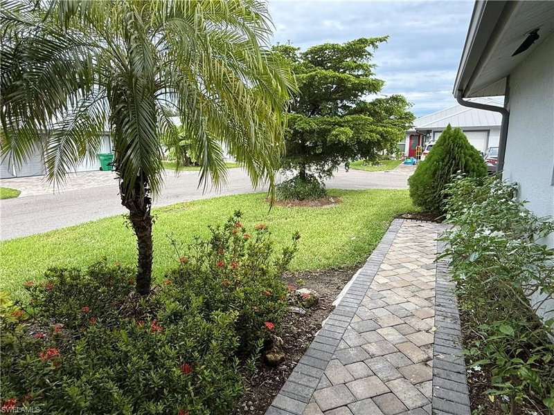 204 Village CIR photo 3